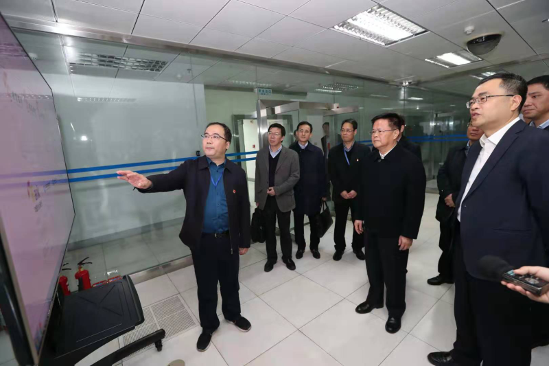 浙江省委副书记、宁波市委书记郑栅...